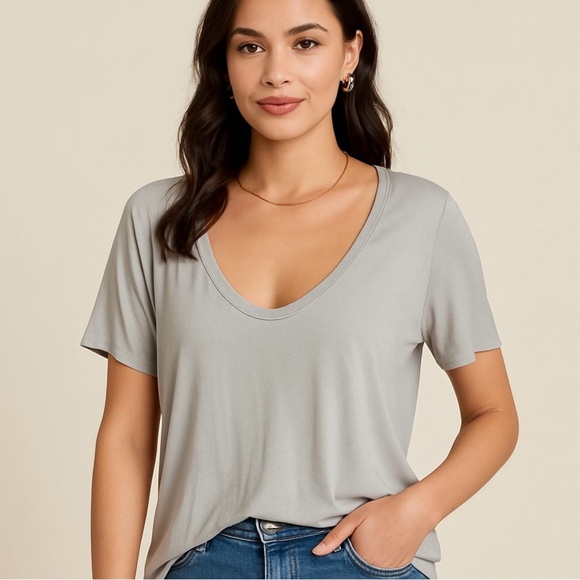 Burberry Light Gray Short Sleeve Tee - Picture 1 of 8